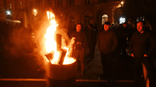 В Абхазии неизвестные попытались захватить здание государственной телерадиокомпании