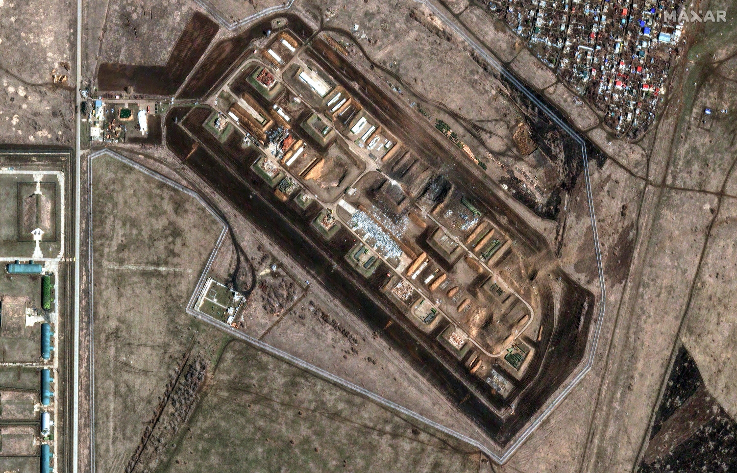 Последствия атаки беспилотников ВСУ на саратовский военный аэродром в Энгельсе.