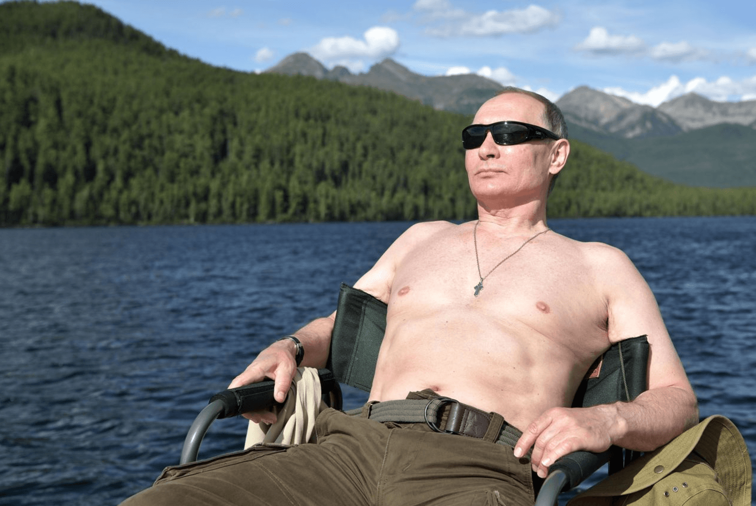 Она не тонет. Владислав Иноземцев о том, почему в нынешнем виде санкции не способны подорвать «путиномику»